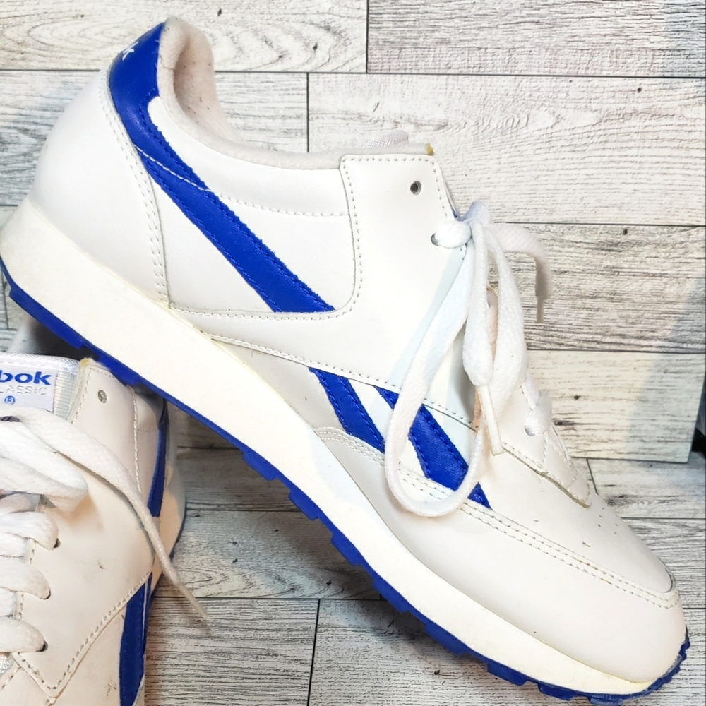 Reebok Classic Leather Sneaker, White Blue, Size 8.5